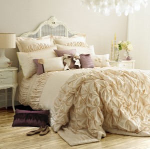 Amazing Decorative Bedroom Pillows