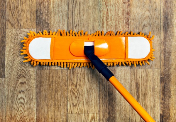 : Home Cleaning Tips_Cleaning Laminate Floor
