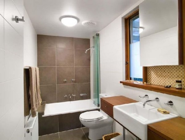 : Small Master Bathroom Design Ideas